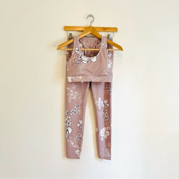 NWOT athletic top and leggings - Picture 9 of 16